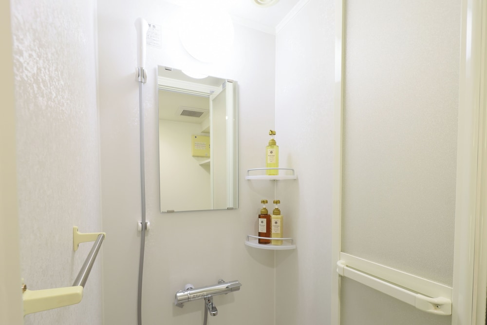 モデレートクイーンルーム 喫煙(19.5平米) バスルーム2 | 天然温泉加賀の湧泉 ドーミーイン金沢