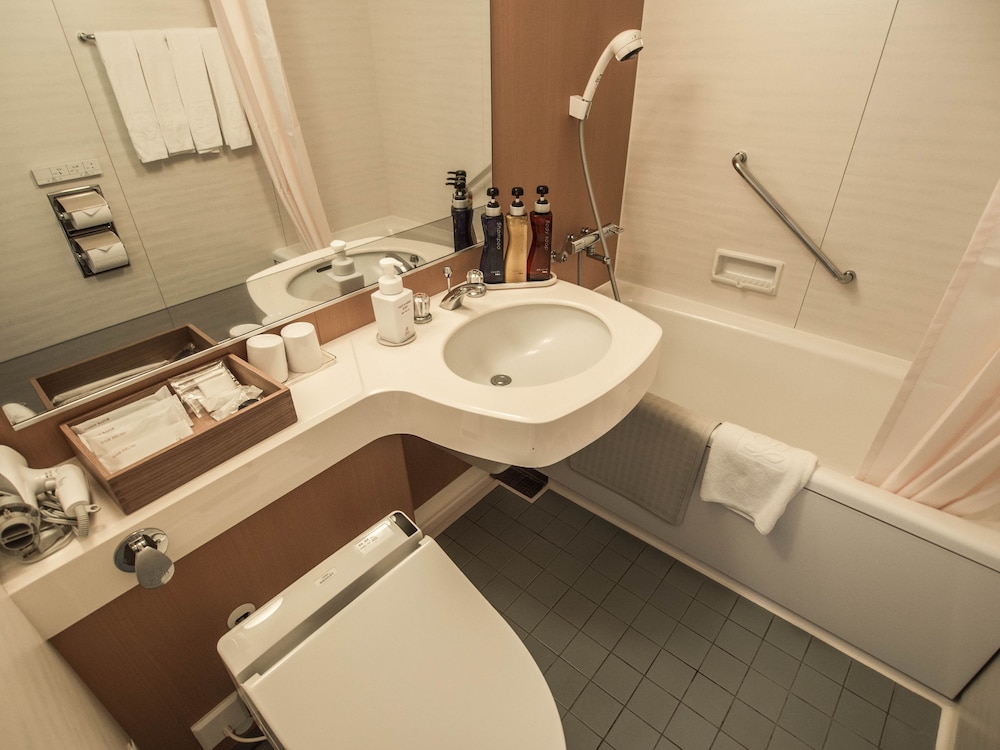 ツインルーム マウンテンビュー バスルーム0 | 大磯プリンスホテル