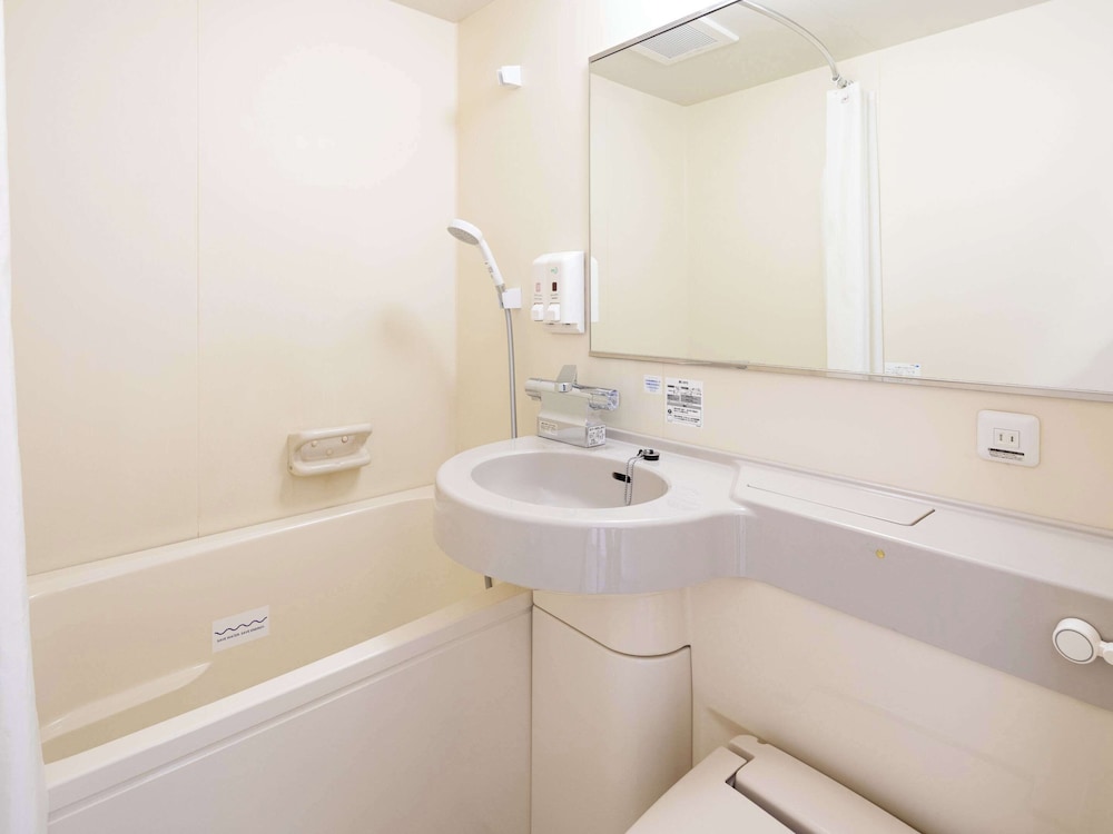 ダブルルーム 禁煙 バスルーム0 | コンフォート ホテル 彦根