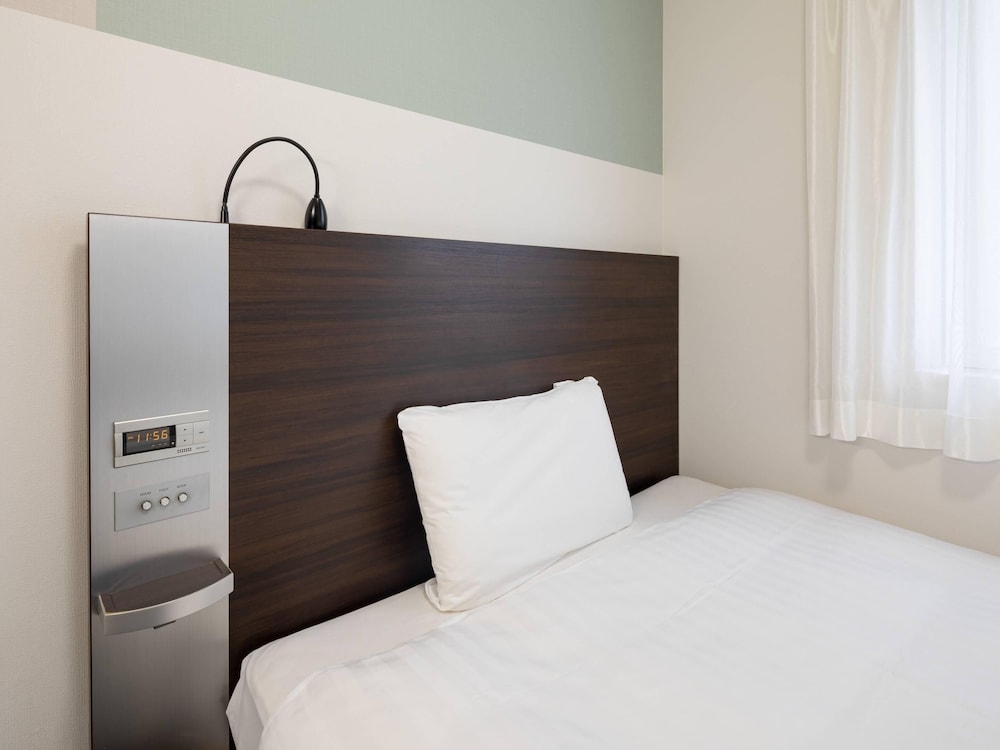 ルーム ダブルベッド 1 台 禁煙 客室3 | コンフォート ホテル 呉