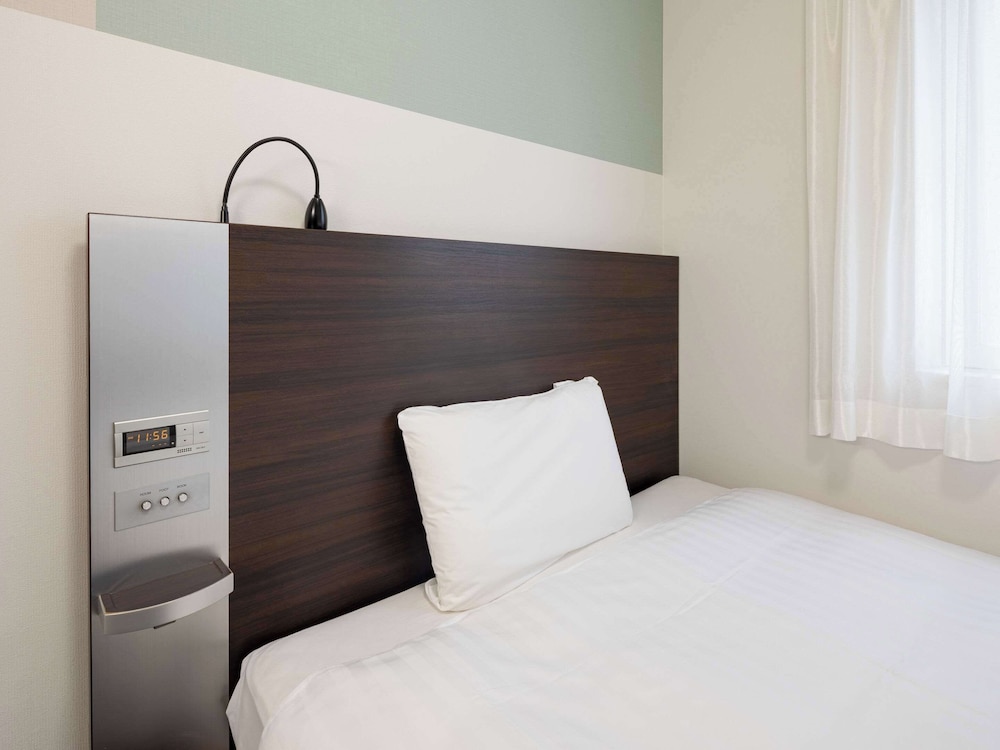 ルーム ダブルベッド 1 台 禁煙 客室2 | コンフォート ホテル 呉