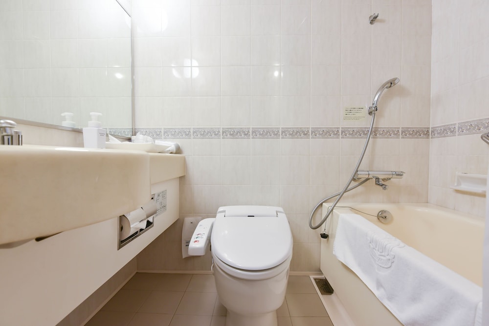 エコノミー ダブルルーム 禁煙 バスルーム1 | ニュー オーサカ ホテル心斎橋