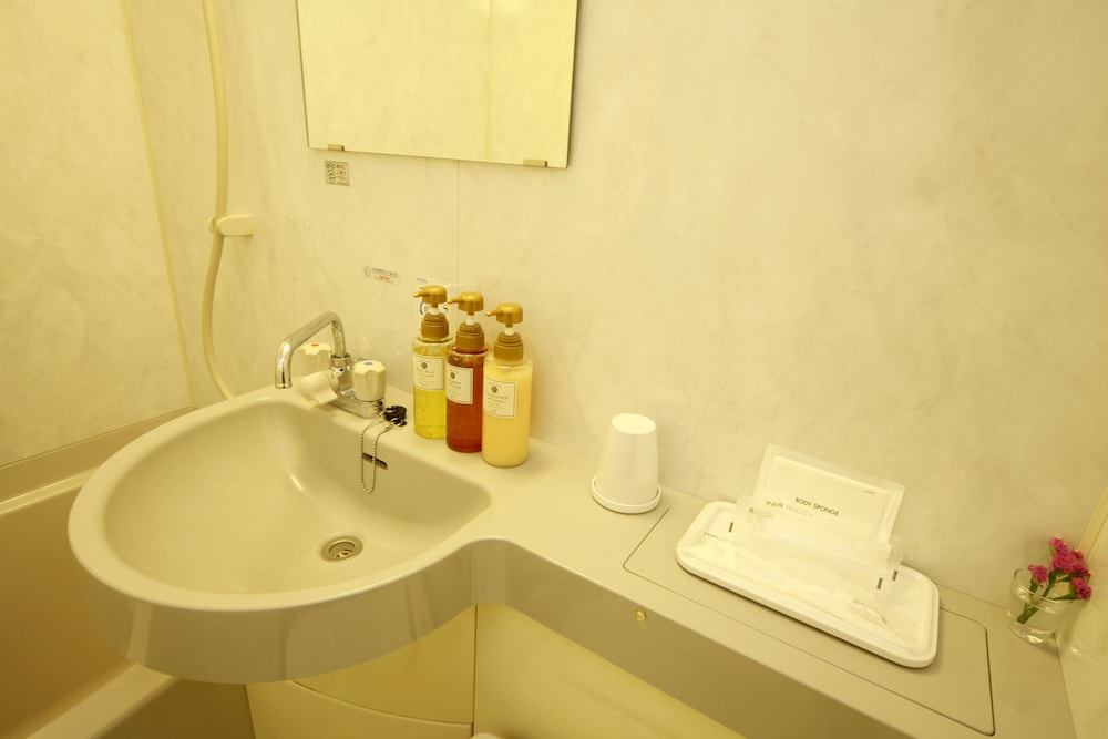 エコノミー ダブルルーム 喫煙可 (Unit Bath) バスルーム0 | ホテル ヒラリーズ