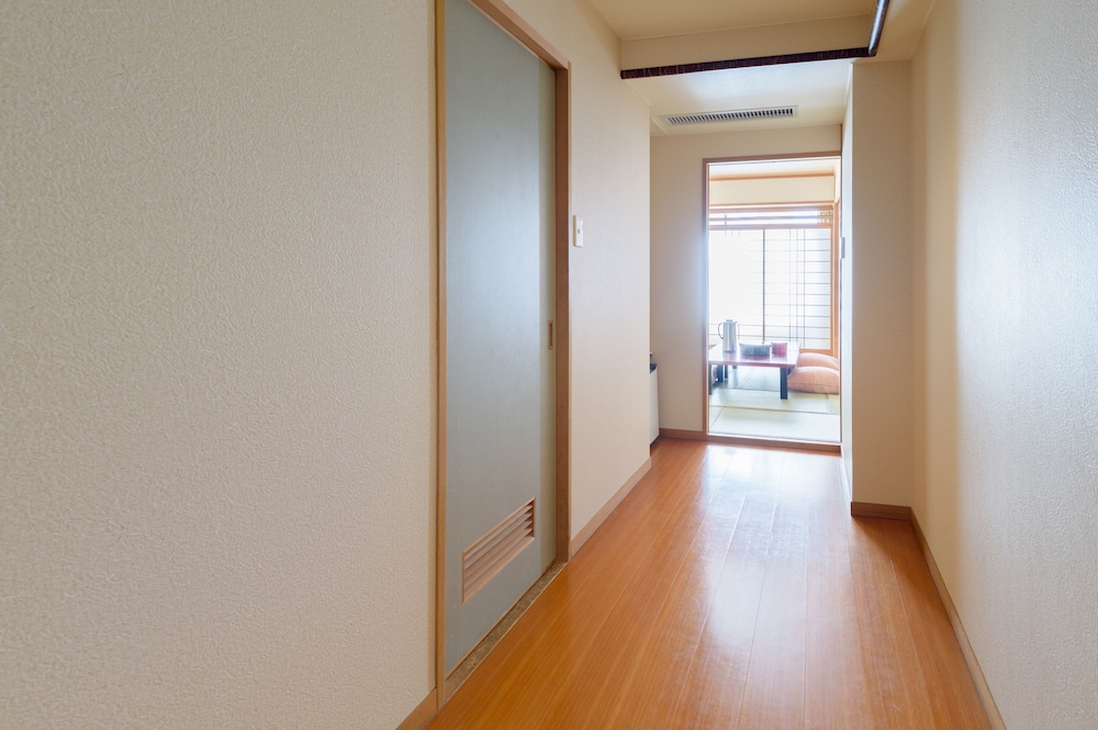 和室 専用バスルーム付き リバービュー (高層階) 廊下0 | 大和屋本店 旅館 大阪