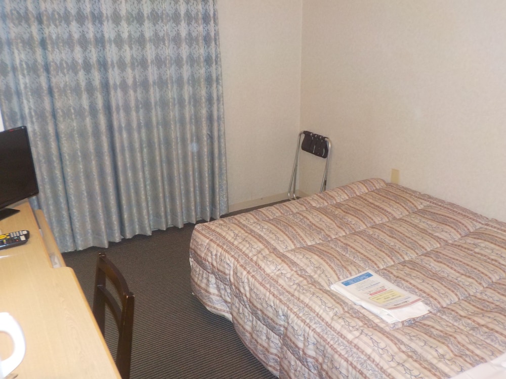 セミダブルルーム 喫煙可 客室3 | ホテルクラウンヒルズ小倉