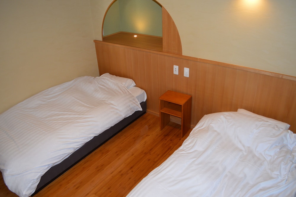 ４階和洋室60sqm　禁煙　ビーチビュー 客室2 | 下田大和館