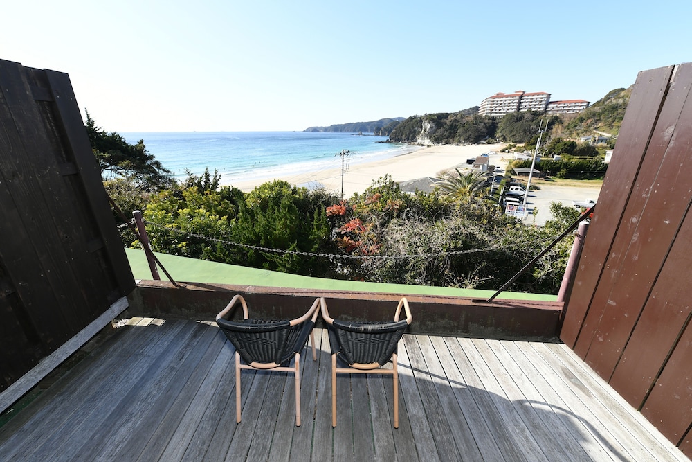 １階お部屋タイプおまかせ30sqm　禁煙　ビーチビュー テラス / パティオ0 | 下田大和館