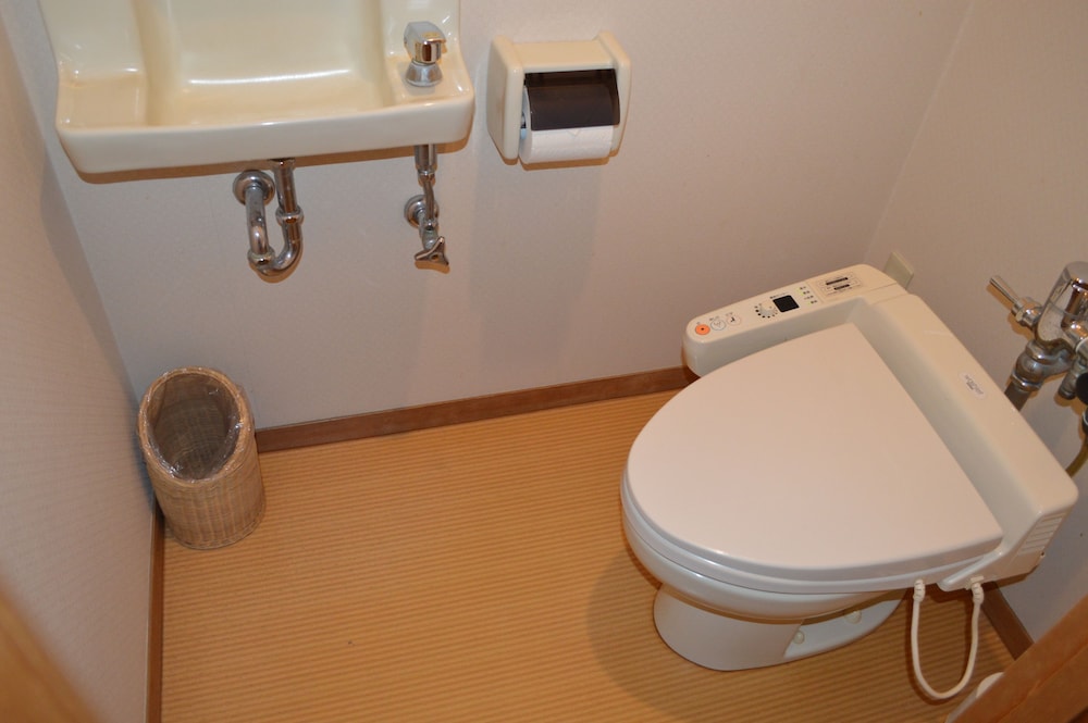 ４階和洋室60sqm　禁煙　ビーチビュー バスルーム0 | 下田大和館