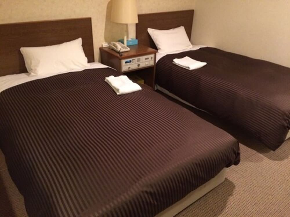 ツインルーム 喫煙可 客室1 | スカイハートホテル博多