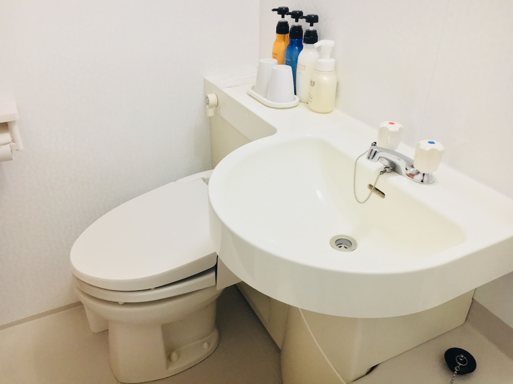 ダブルルーム 禁煙 (12平米) バスルームの設備1 | 上野 東金屋ホテル