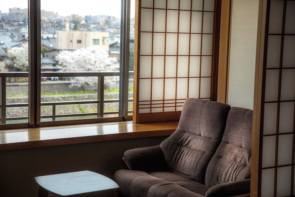 スイート 古代紫 客室4 | 金沢の宿 由屋るる犀々