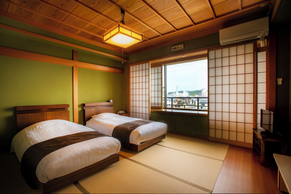 スイート 臙脂 客室1 | 金沢の宿 由屋るる犀々