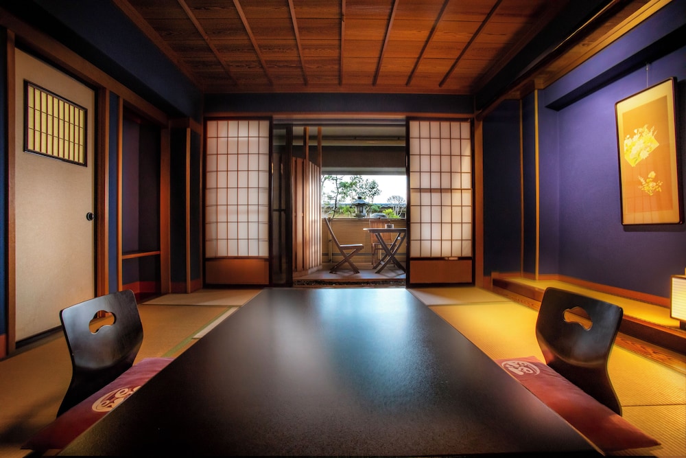 コンフォート スイート 客室2 | 金沢の宿 由屋るる犀々