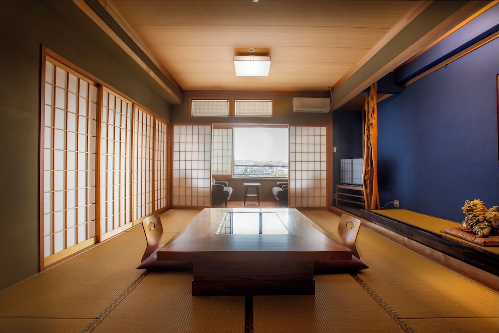 スイート 古代紫 客室2 | 金沢の宿 由屋るる犀々