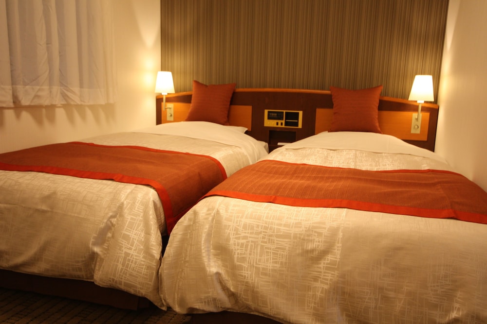 コンパクト ツインルーム シングルベッド2台 喫煙 | ホテルニューウエノ