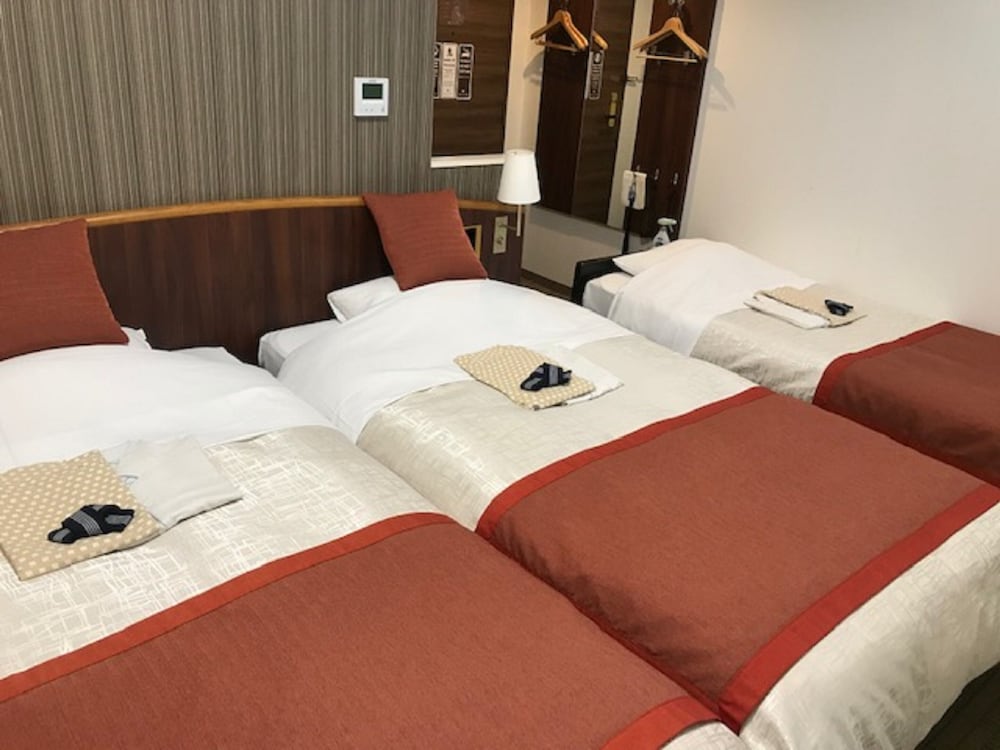 スタンダード トリプルルーム 禁煙 客室2 | ホテルニューウエノ