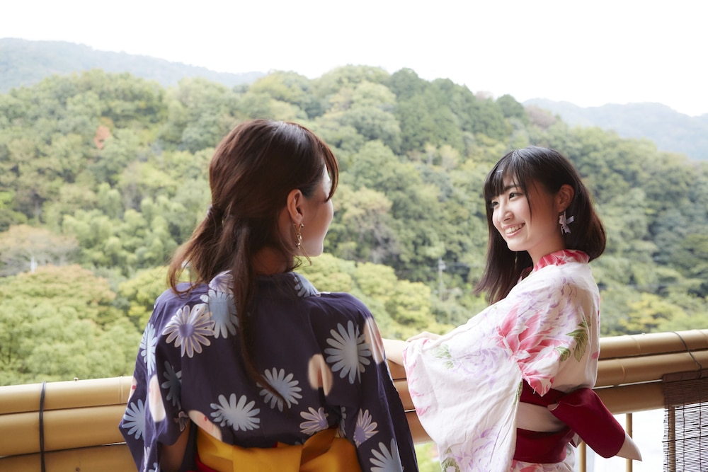 Japanese Style Room,12 Tatami Mats:15 Minutes from Itami Airport by Taxi, Tatoo may not be allowed. 部屋からの景観0 | 不死王閣