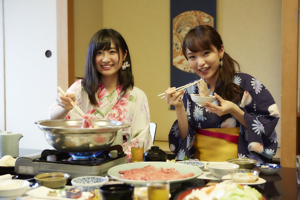 Japanese Style Room,12 Tatami Mats:15 Minutes from Itami Airport by Taxi, Tatoo may not be allowed. 客室2 | 不死王閣