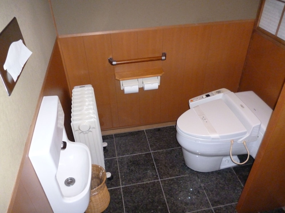 和室 8畳 バスルーム0 | 城崎温泉 西村屋本館