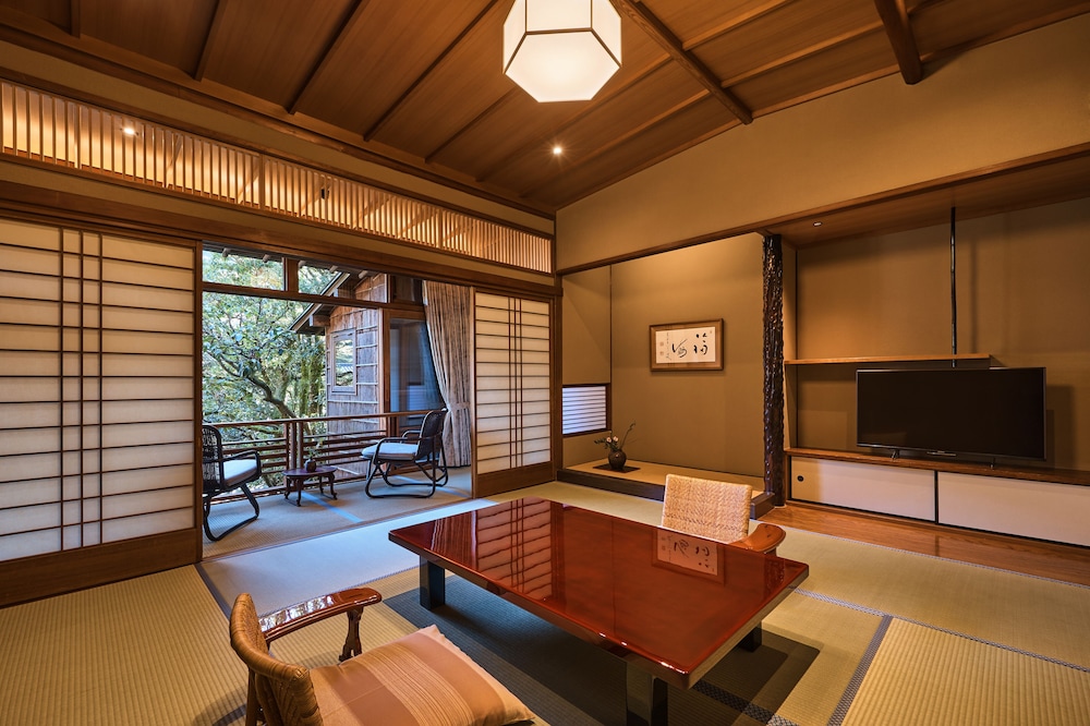 和洋室 客室1 | 城崎温泉 西村屋本館