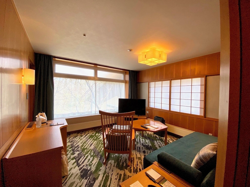 ジュニア スイート 禁煙 リビング エリア0 | 軽井沢プリンスホテル ウエスト