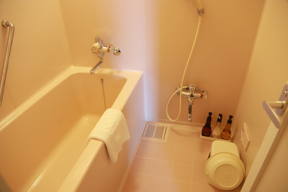 2号館 ファミリーツインC リバーサイド（禁煙） バスルーム0 | 苗場プリンスホテル