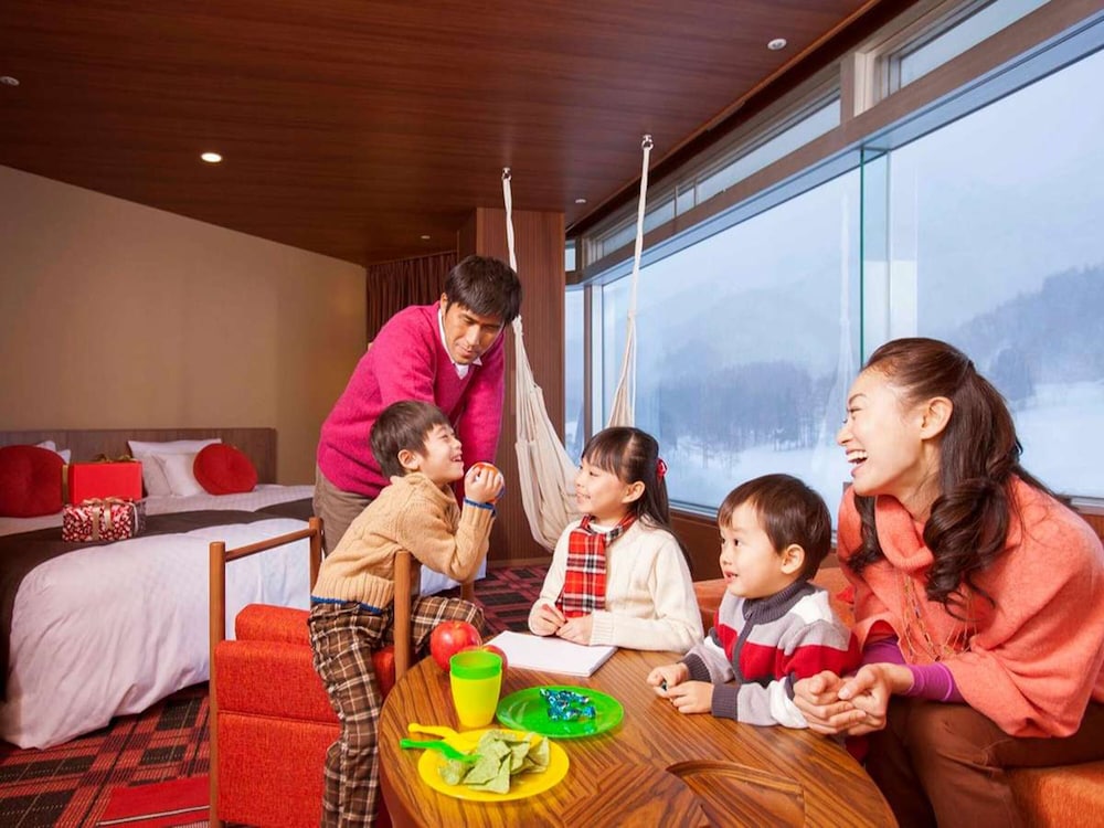 2号館 暖らんROOMハンモック ゲレンデビュー（禁煙） 客室1 | 苗場プリンスホテル