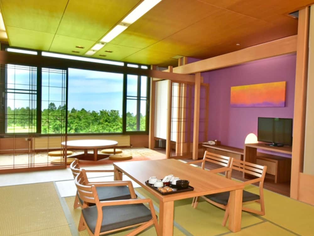 縁側付和室 禁煙 [夕食は18時までにいらしてください] | 箱根湯の花プリンスホテル