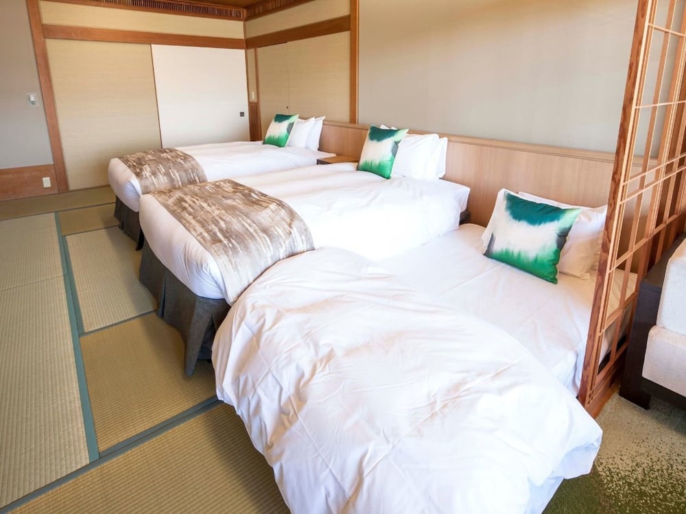 スーペリア ツインルーム 禁煙 ゴルフビュー [夕食は18時までにいらしてください] 客室2 | 箱根湯の花プリンスホテル