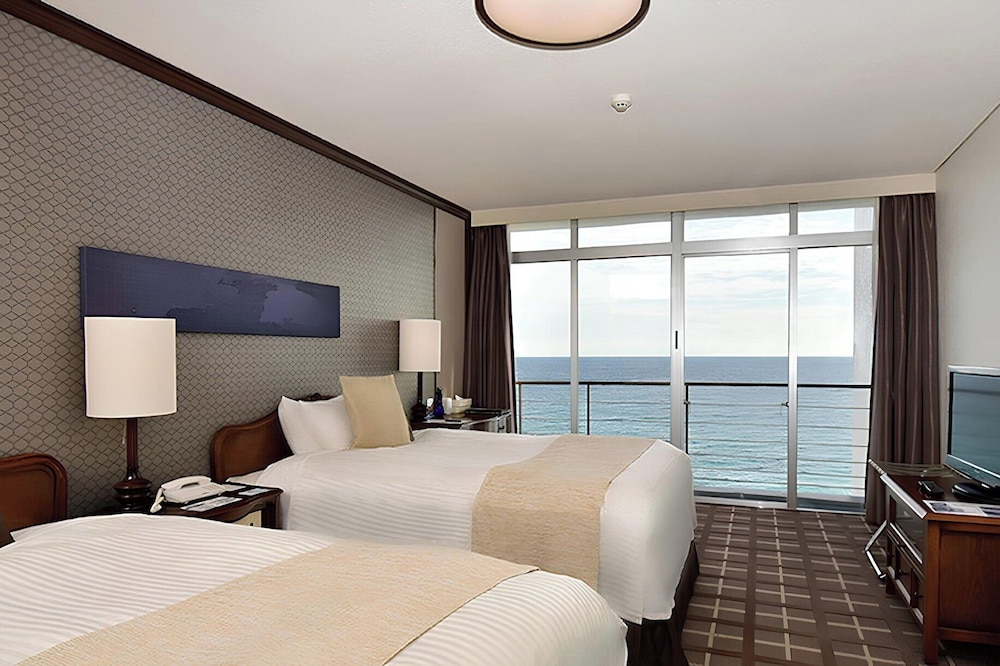 [最上階] オーシャンビュー プリンスルーム (61㎡) 禁煙 | 下田プリンスホテル