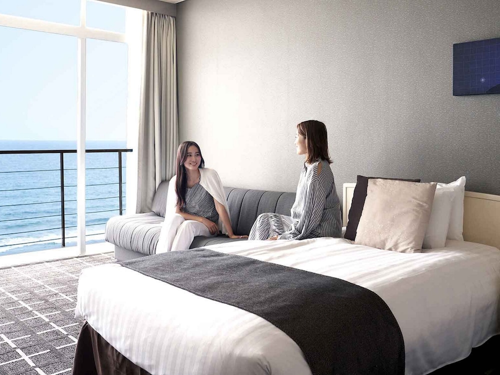 最上階(5F)リニューアルツイン A 客室1 | 下田プリンスホテル