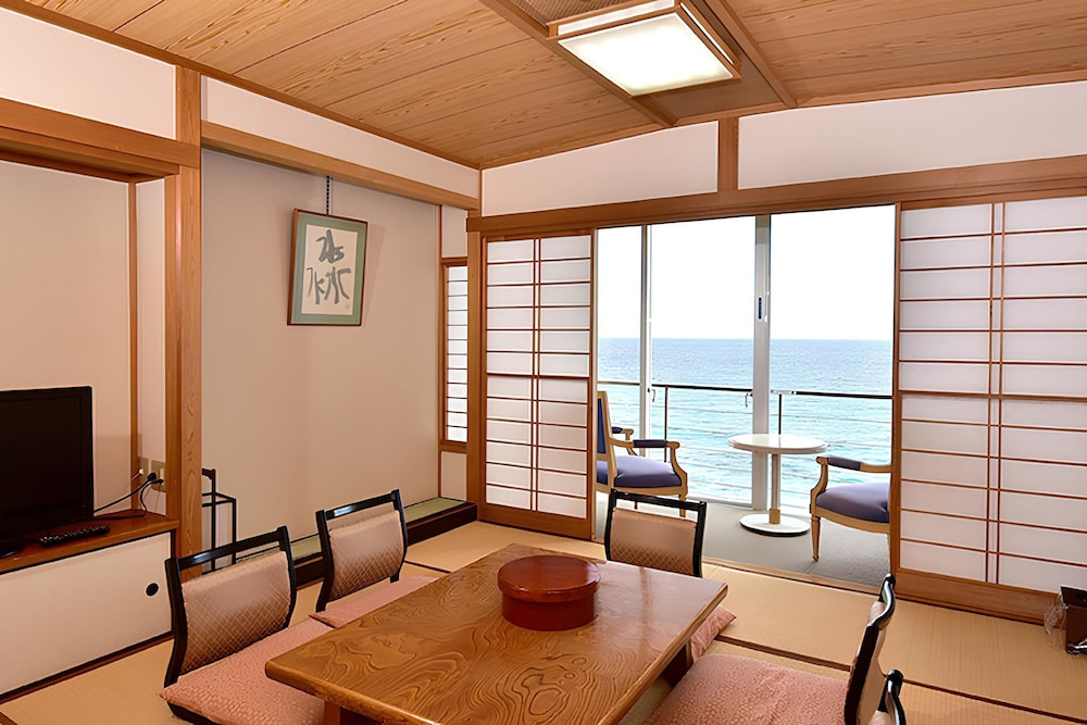 [和洋室] オーシャンビュー スイートルームＡ(61㎡) 禁煙 客室2 | 下田プリンスホテル