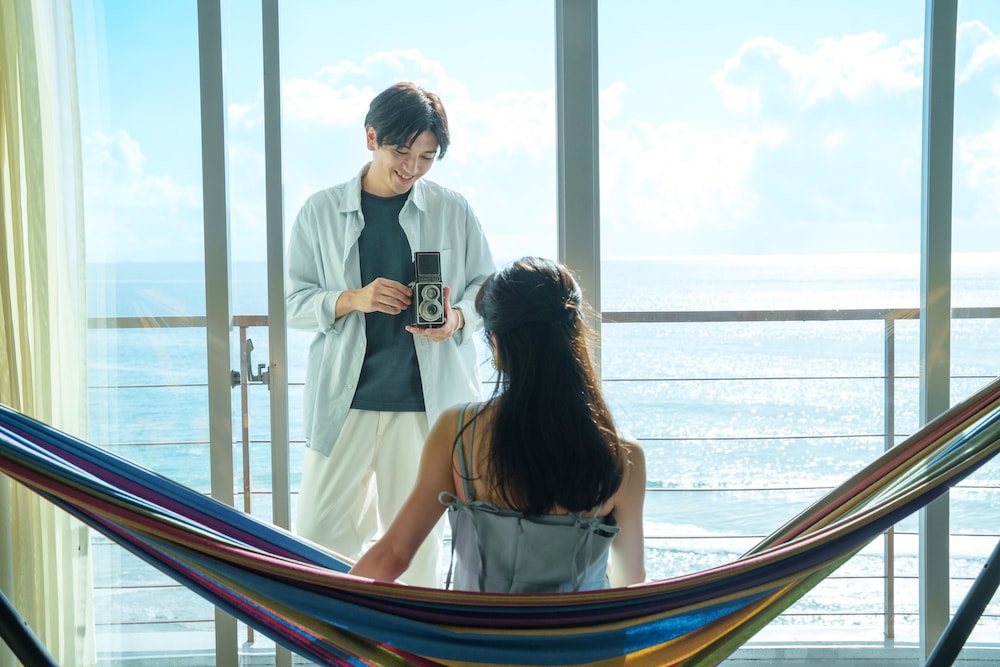 オーシャンビュー スイートルームB/ハンモック(61㎡) 禁煙 客室2 | 下田プリンスホテル