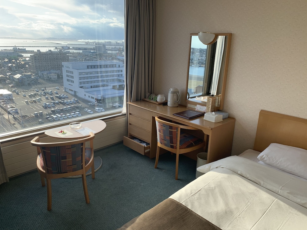 ツインルーム シングルベッド 2 台 喫煙可 客室1 | 釧路プリンスホテル