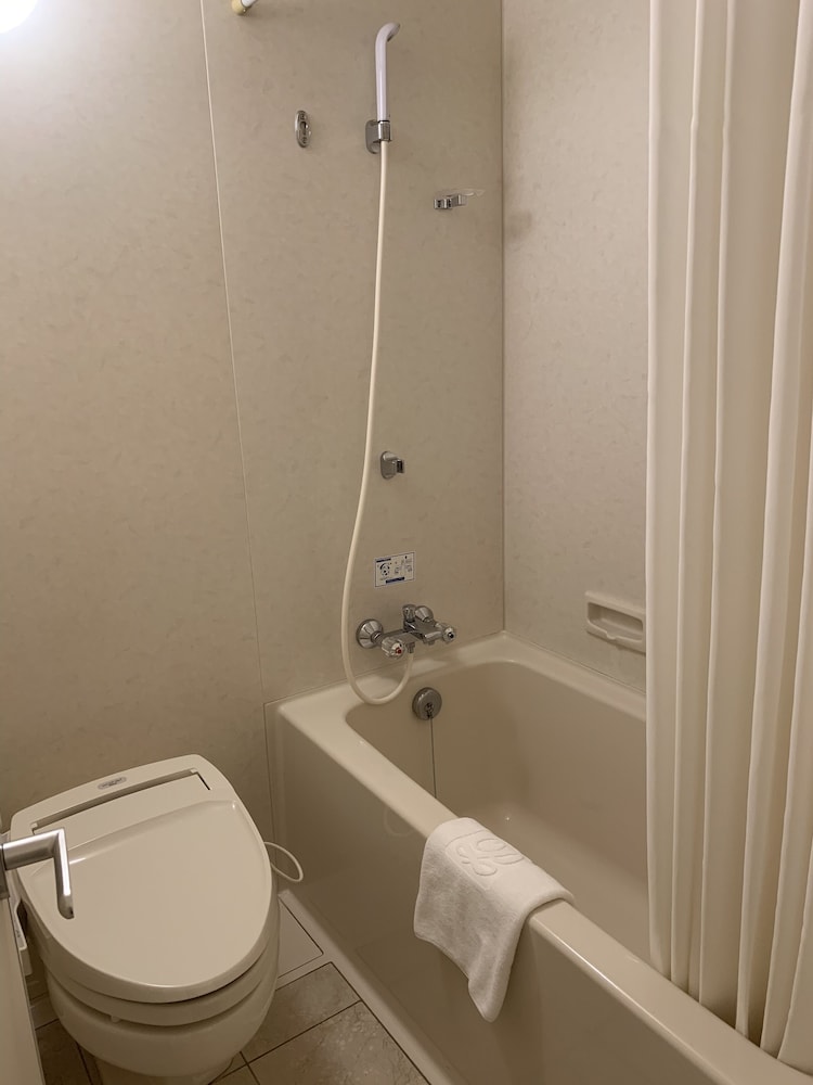 ツインルーム シングルベッド 2 台 喫煙可 バスルーム0 | 釧路プリンスホテル