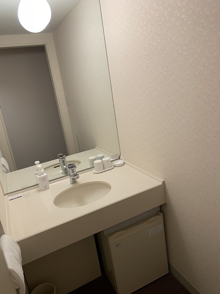 ツインルーム シングルベッド 2 台 喫煙可 バスルーム1 | 釧路プリンスホテル