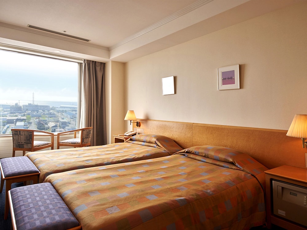 ツインルーム シングルベッド 2 台 喫煙可 客室3 | 釧路プリンスホテル