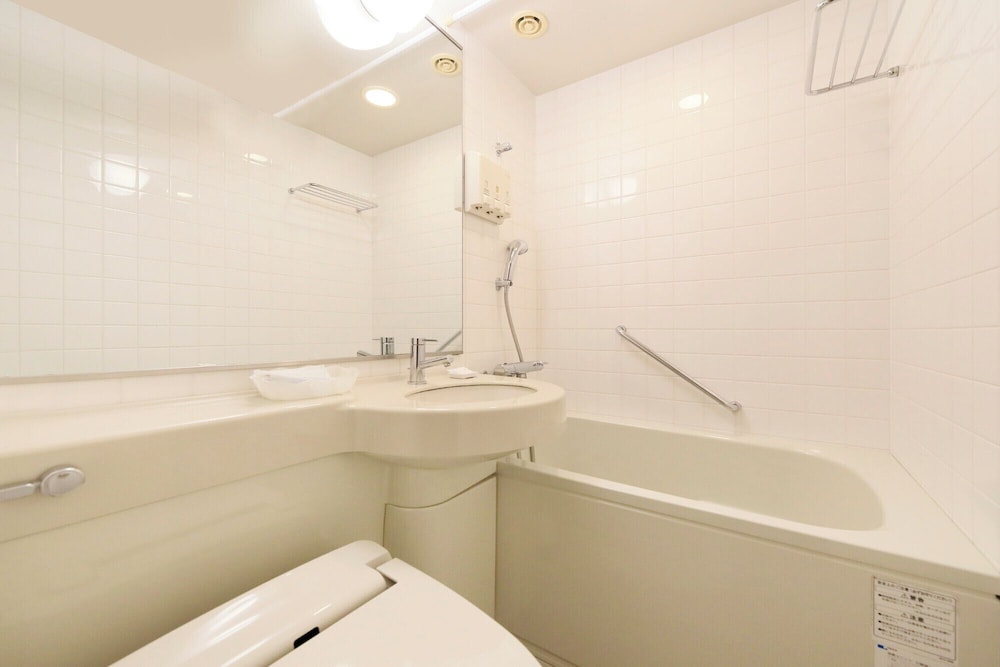 ダブルルームダブルサイズベッド 1 台 禁煙 バスルーム2 | 八重洲ターミナルホテル