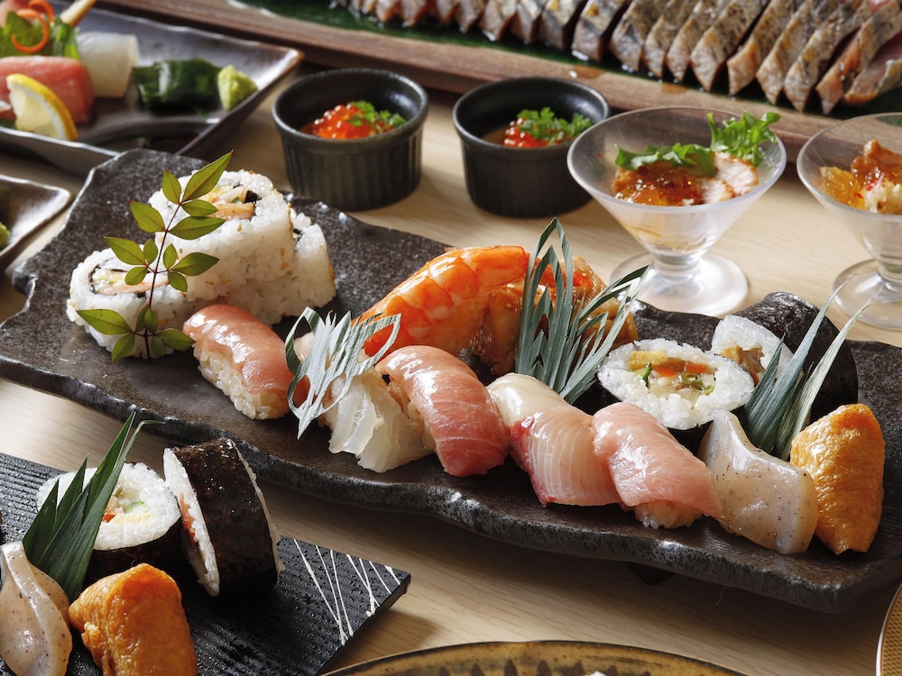 [1泊2食 星ビュッフェプラン "和ダイニング星 HOSHI"] 星館スタンダード洋室 (海側) 35平米 [寝具の数は(3歳以上)予約人数分] 客室7 | 別府温泉杉乃井ホテル