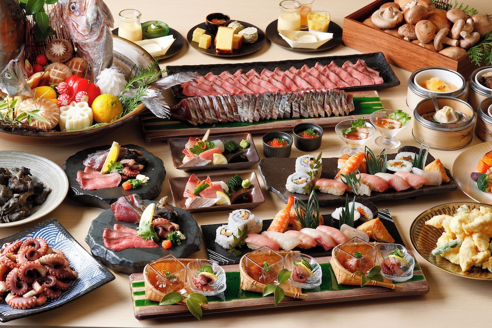 [1泊2食 星ビュッフェプラン "和ダイニング星 HOSHI"] 星館スタンダード洋室 (海側) 35平米 [寝具の数は(3歳以上)予約人数分] レストラン1 | 別府温泉杉乃井ホテル