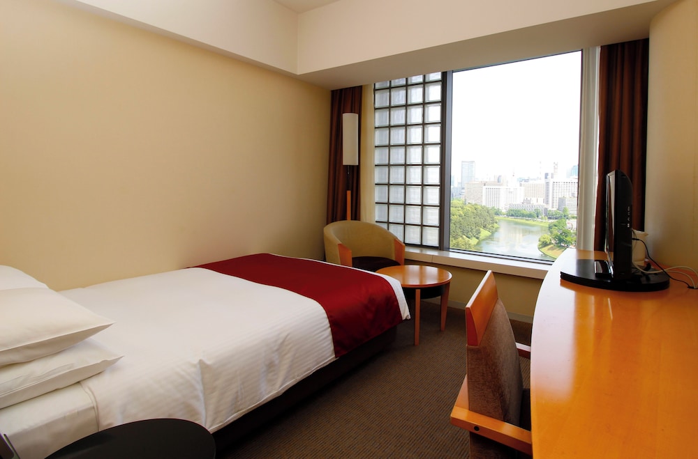 セミダブルルーム – ベッド幅 140 cm 禁煙 (皇居側) 客室1 | ホテル グランド アーク半蔵門