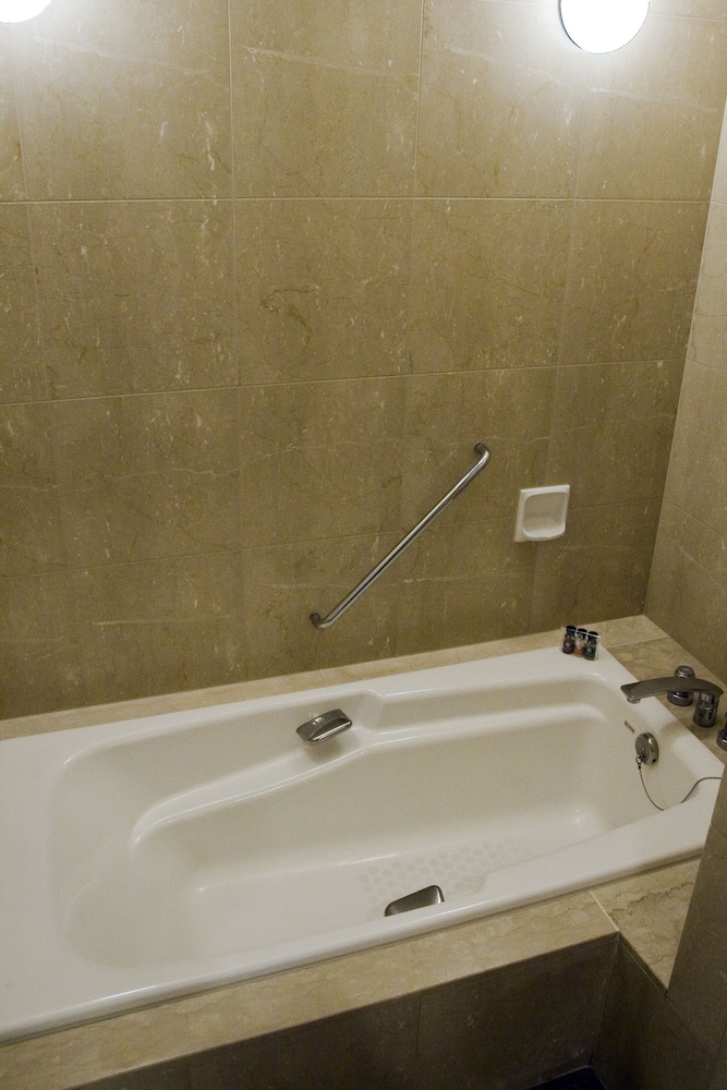 デラックス ツインルーム 禁煙 (最上階 / 皇居側) バスルーム0 | ホテル グランド アーク半蔵門