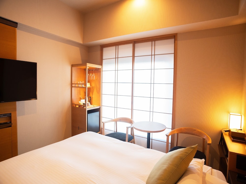 スタンダードダブル禁煙 (160cmベッド、デスクなし) 客室4 | 庭のホテル 東京