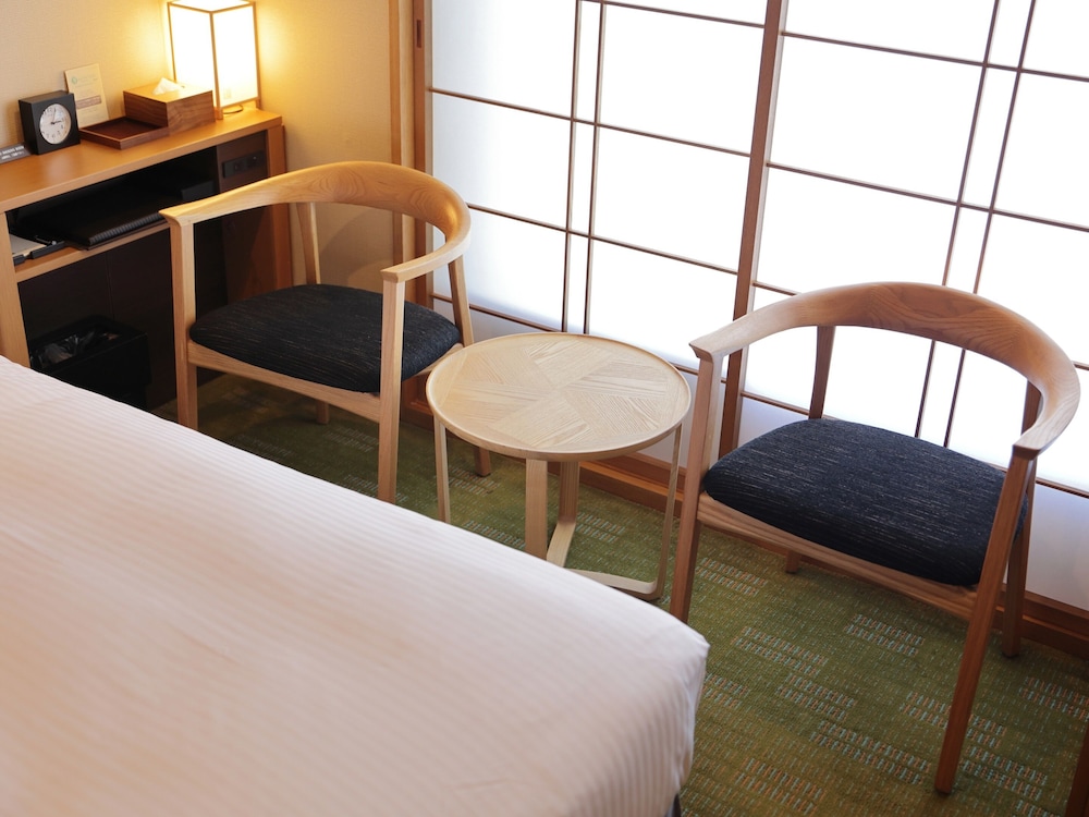 スタンダードツイン 禁煙(95cmベッド2台) 客室3 | 庭のホテル 東京