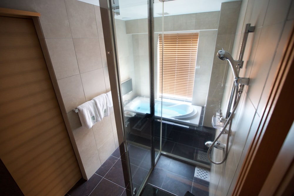 プレミアムツイン 禁煙 ジェットバス, 120cmベッド2台 (High Floor) バスルーム0 | 庭のホテル 東京