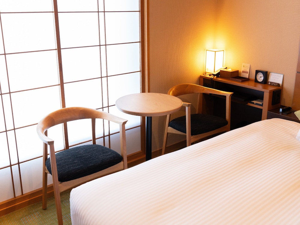 スタンダードダブル禁煙 (160cmベッド、デスクなし) 客室3 | 庭のホテル 東京
