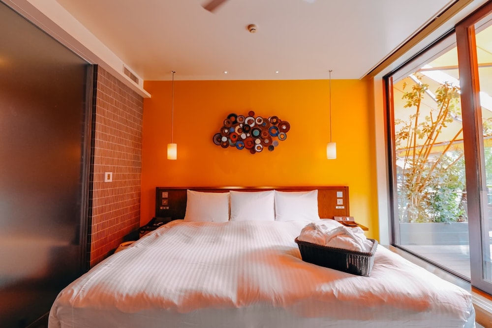 エグゼクティブキング [サウナ/クラブラウンジ/ミニバー/100インチ プロジェクター付] 客室1 | ウィズ ザ スタイル 福岡