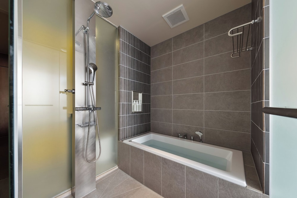 エグゼクティブキング [サウナ/クラブラウンジ/ミニバー/100インチ プロジェクター付] バスルーム0 | ウィズ ザ スタイル 福岡