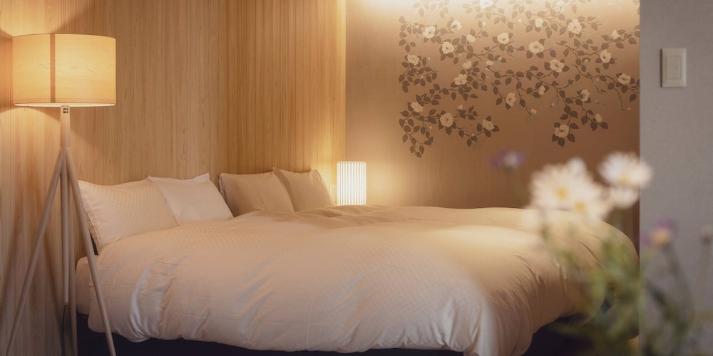 Junior Suite with Private Balcony - Temple View, Non Smoking 客室1 | 奈良の宿 飛鳥荘