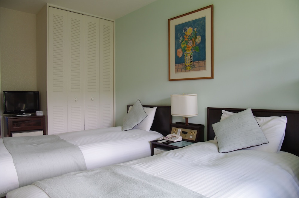 【東館】スタンダードツインルーム 禁煙 客室1 | 万座プリンスホテル